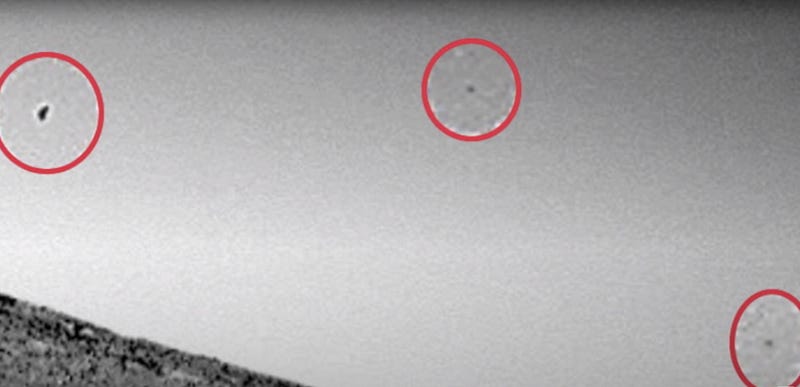 Dark object in Martian sky captured by Curiosity Rover